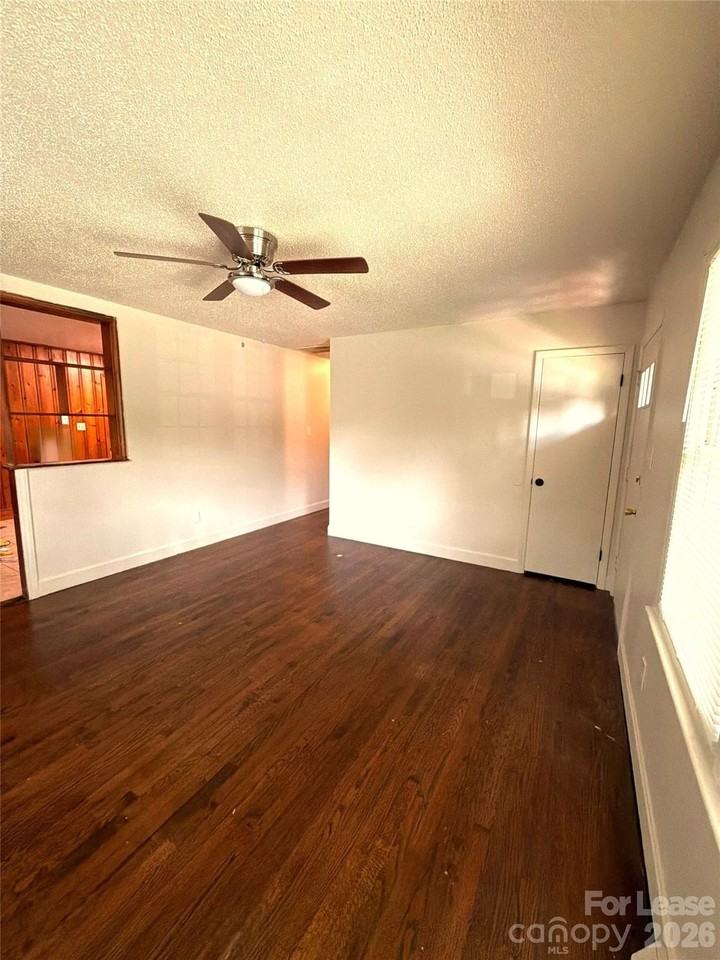 4410 Brooktree Dr - Photo 5 of 20