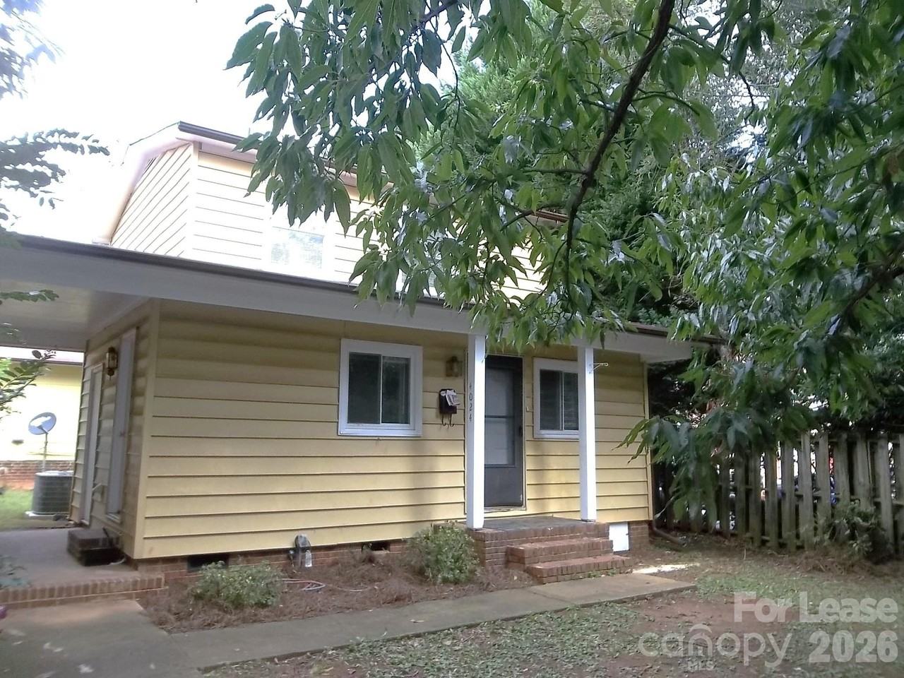 4024 Rosehaven Dr - Photo 2 of 11