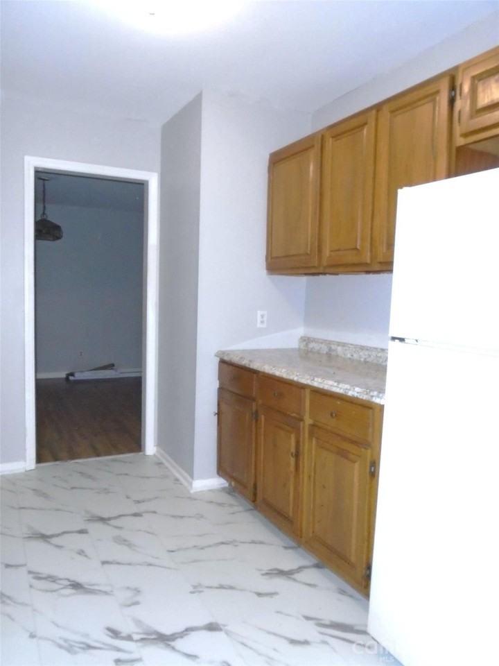 4024 Rosehaven Dr - Photo 3 of 11