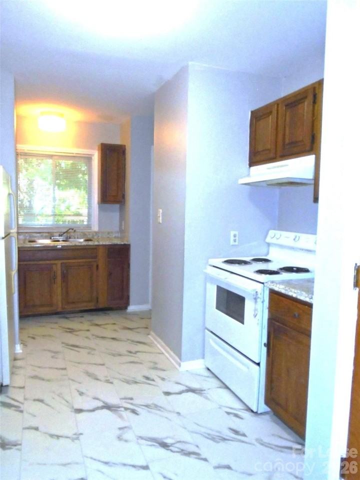 4024 Rosehaven Dr - Photo 4 of 11