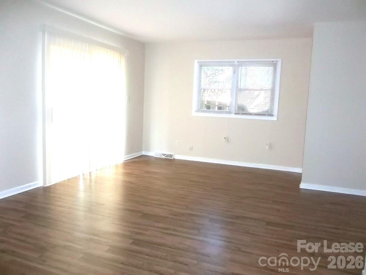 4024 Rosehaven Dr - Photo 6 of 11