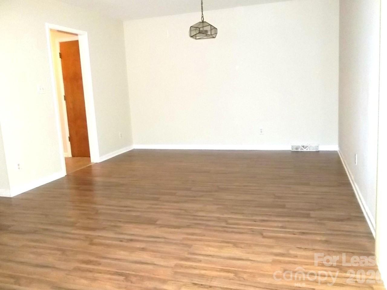 4024 Rosehaven Dr - Photo 7 of 11