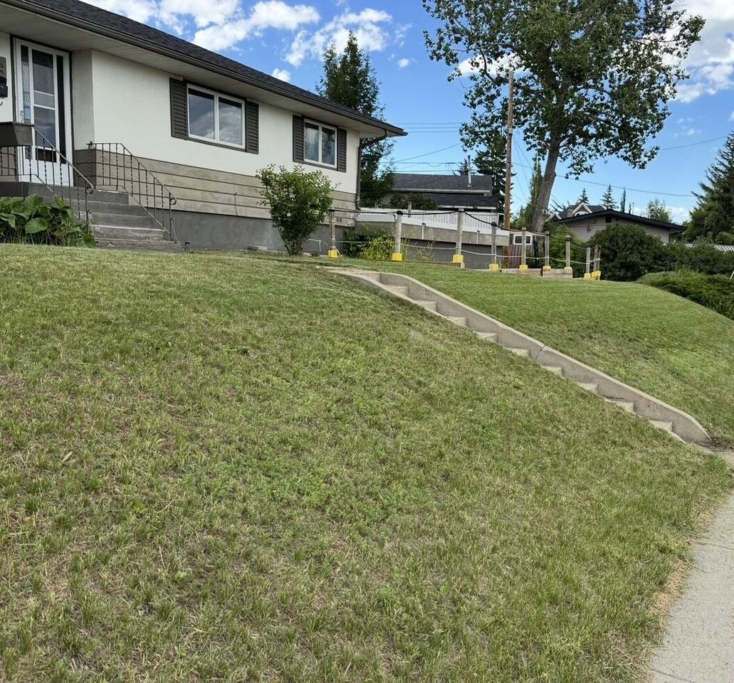 404 Thornhill Pl Nw