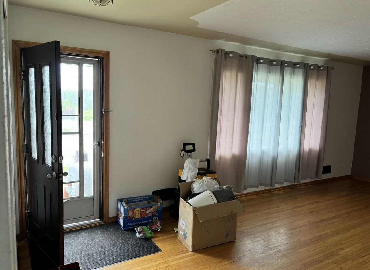 404 Thornhill Pl Nw - Photo 4 of 15