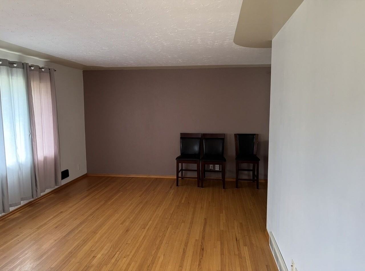 404 Thornhill Pl Nw - Photo 5 of 15