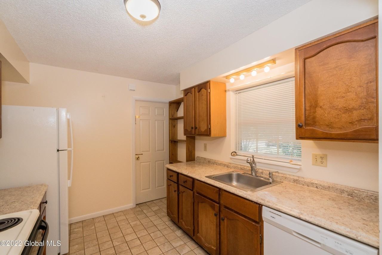 29 Quail Ct - Photo 3 of 19