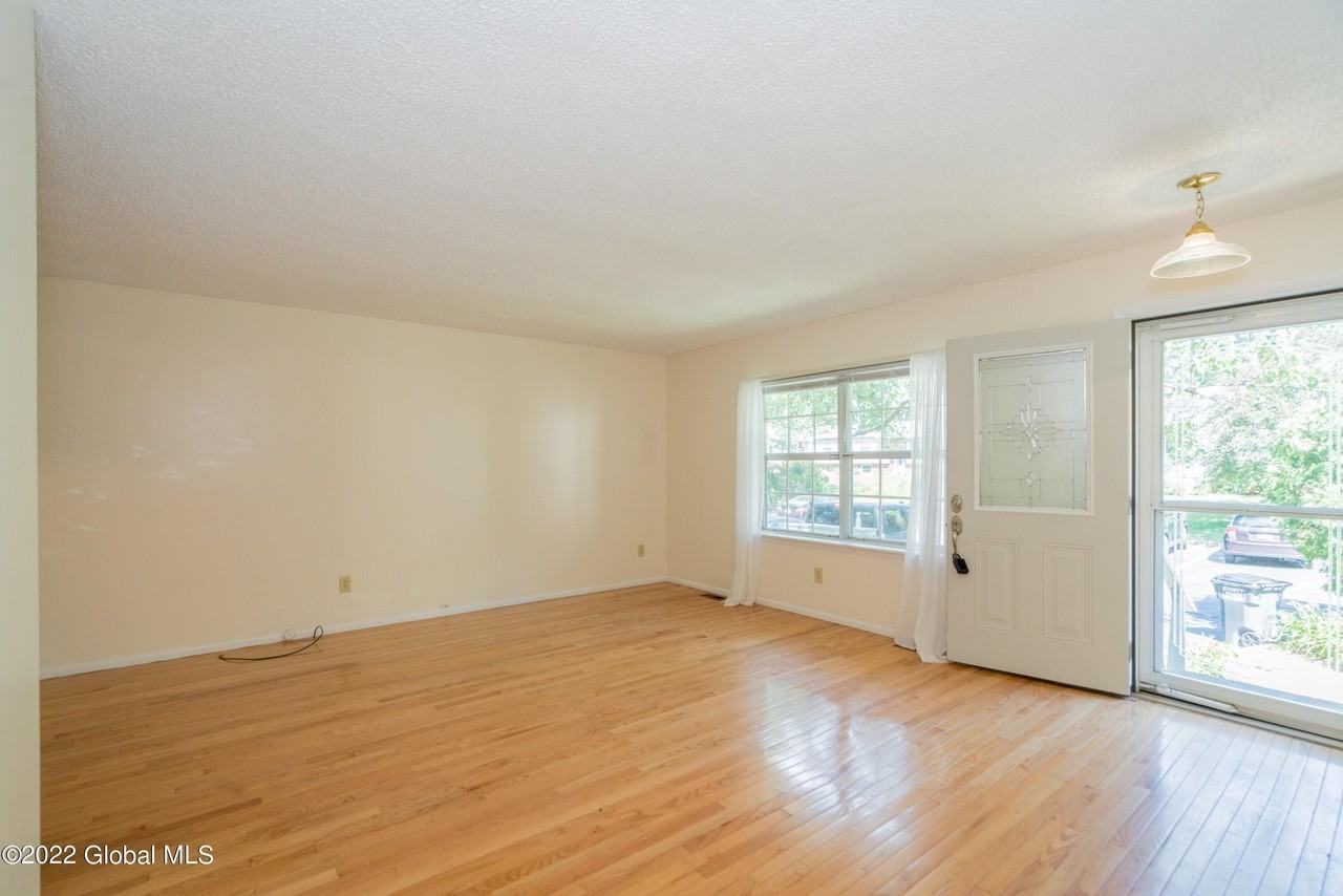 29 Quail Ct - Photo 7 of 19