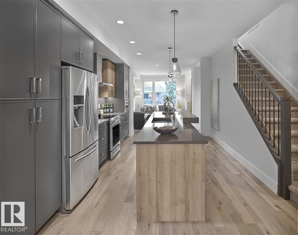8928 148 St Nw - Photo 5 of 19