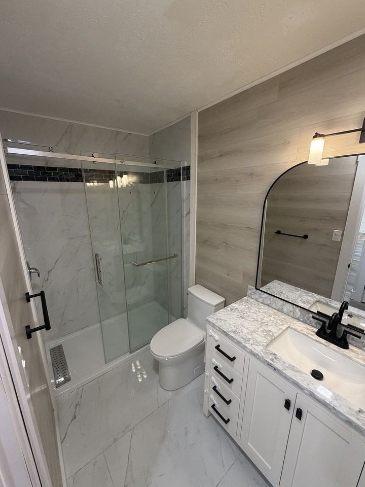 301 Avenue J N - Photo 5 of 8
