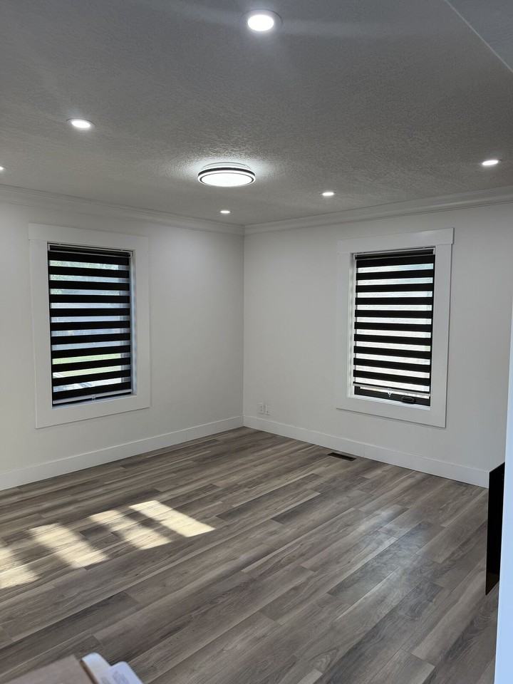 301 Avenue J N - Photo 6 of 8