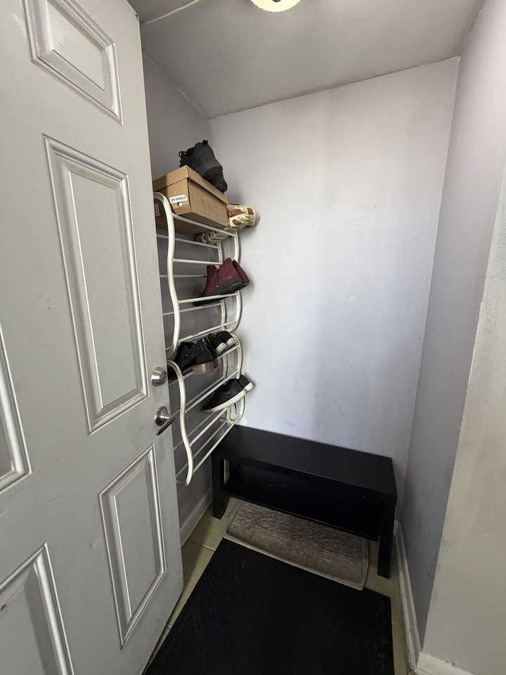 4212 Centre St Ne - Photo 3 of 19