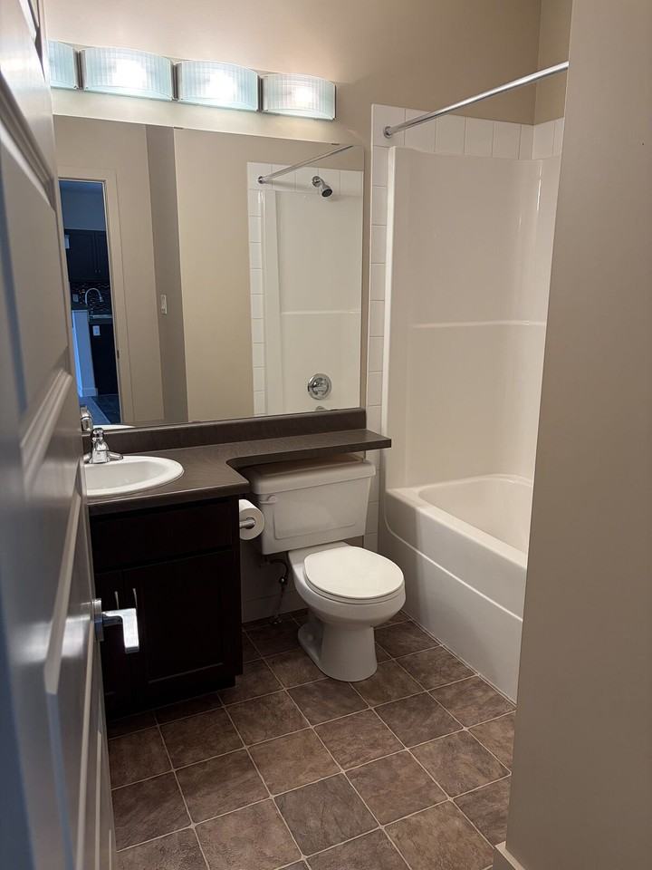 304 -304 Ambleside Link Sw - Photo 5 of 12
