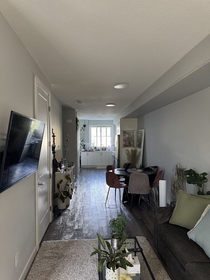 1506 - 1506 10 Ave Se - Photo 4 of 10