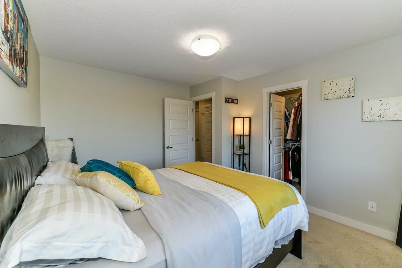 5112 1a Ave Sw - Photo 2 of 11