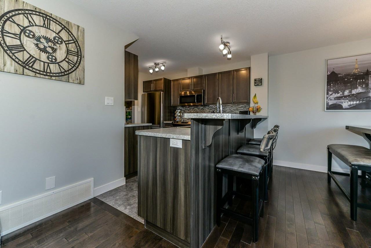5112 1a Ave Sw - Photo 4 of 11