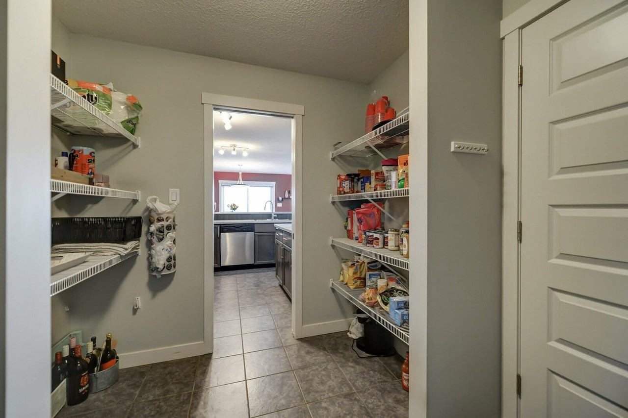 5112 1a Ave Sw - Photo 5 of 11
