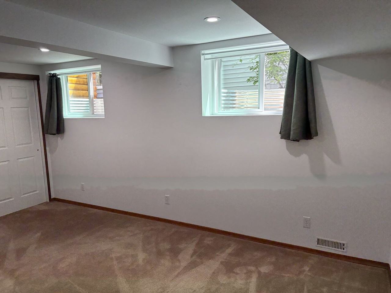96 Strathearn Rise Sw - Photo 2 of 15