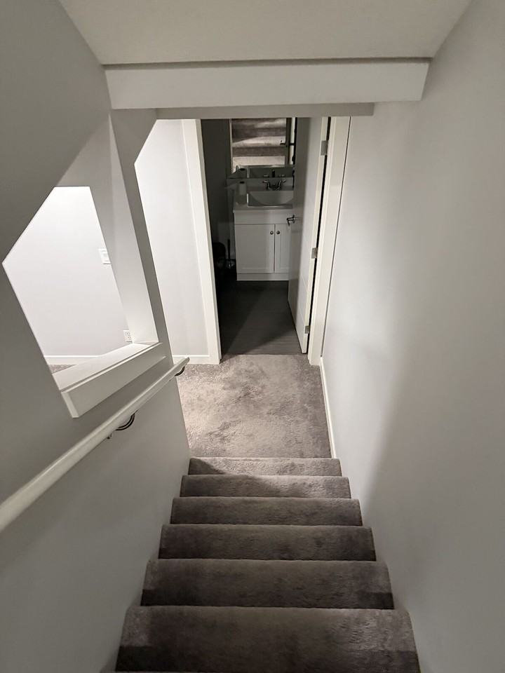 102 Drake Landing Wynd - Photo 2 of 11