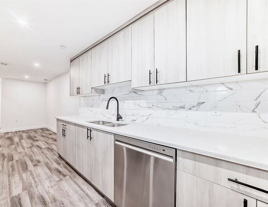 81 Herron Mews Ne - Photo 2 of 9