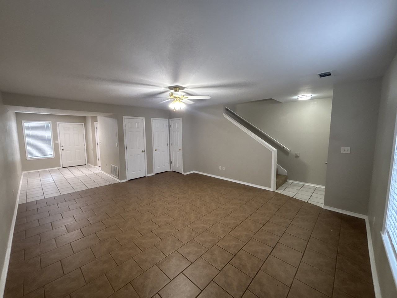 1115 Farley Cir #B - Photo 3 of 14