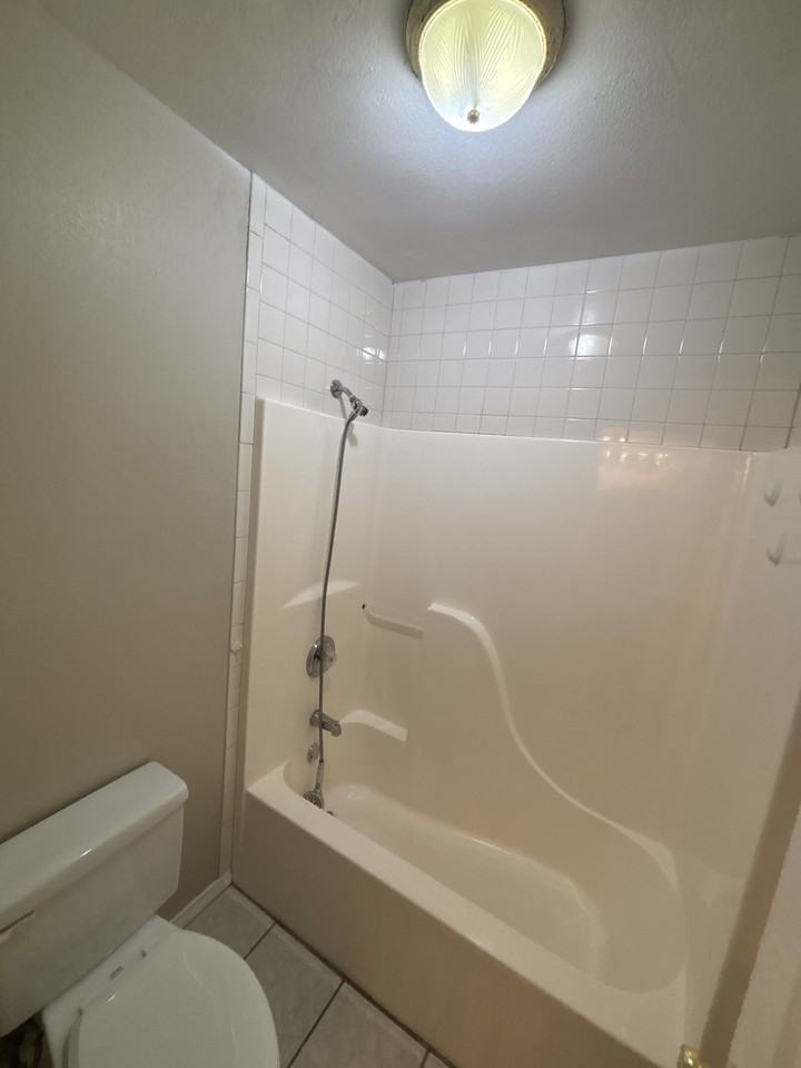 1115 Farley Cir #B - Photo 7 of 14