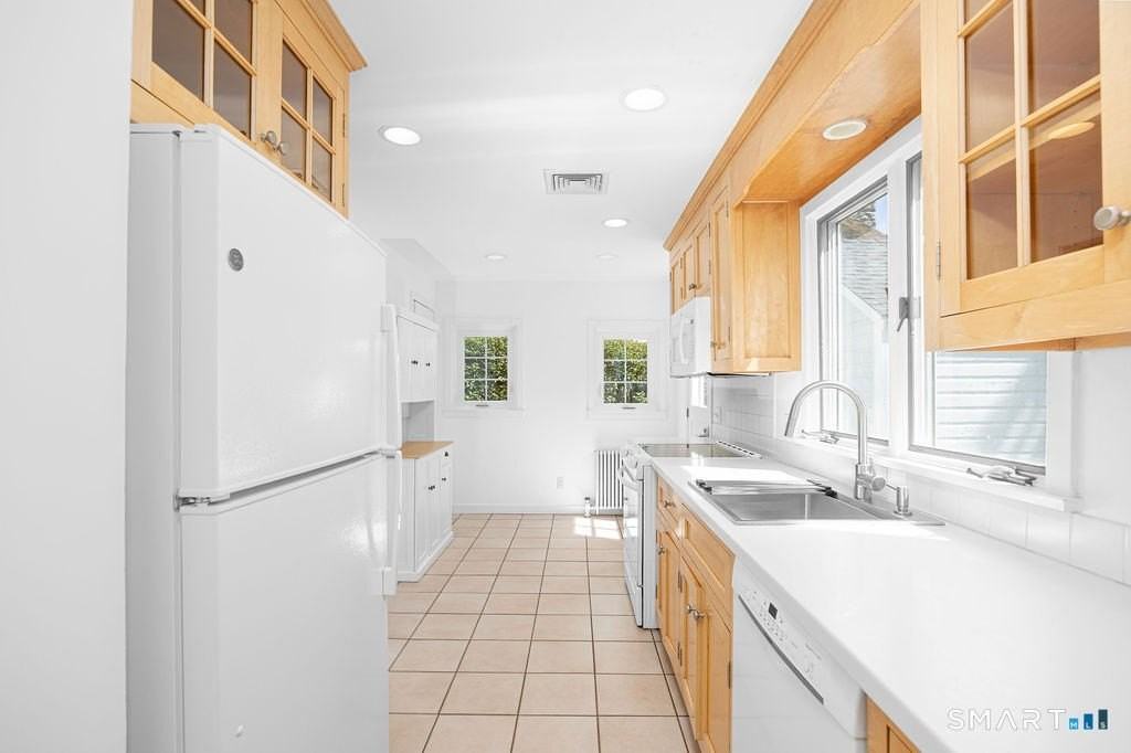 12 Roosevelt Rd - Photo 5 of 26
