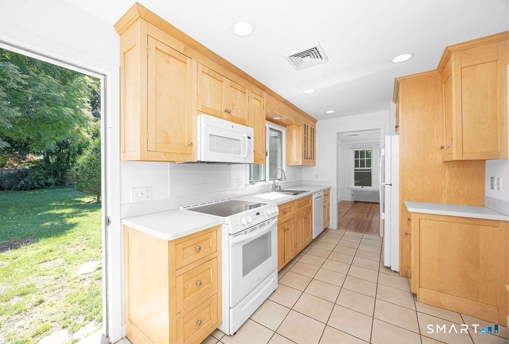 12 Roosevelt Rd - Photo 6 of 26