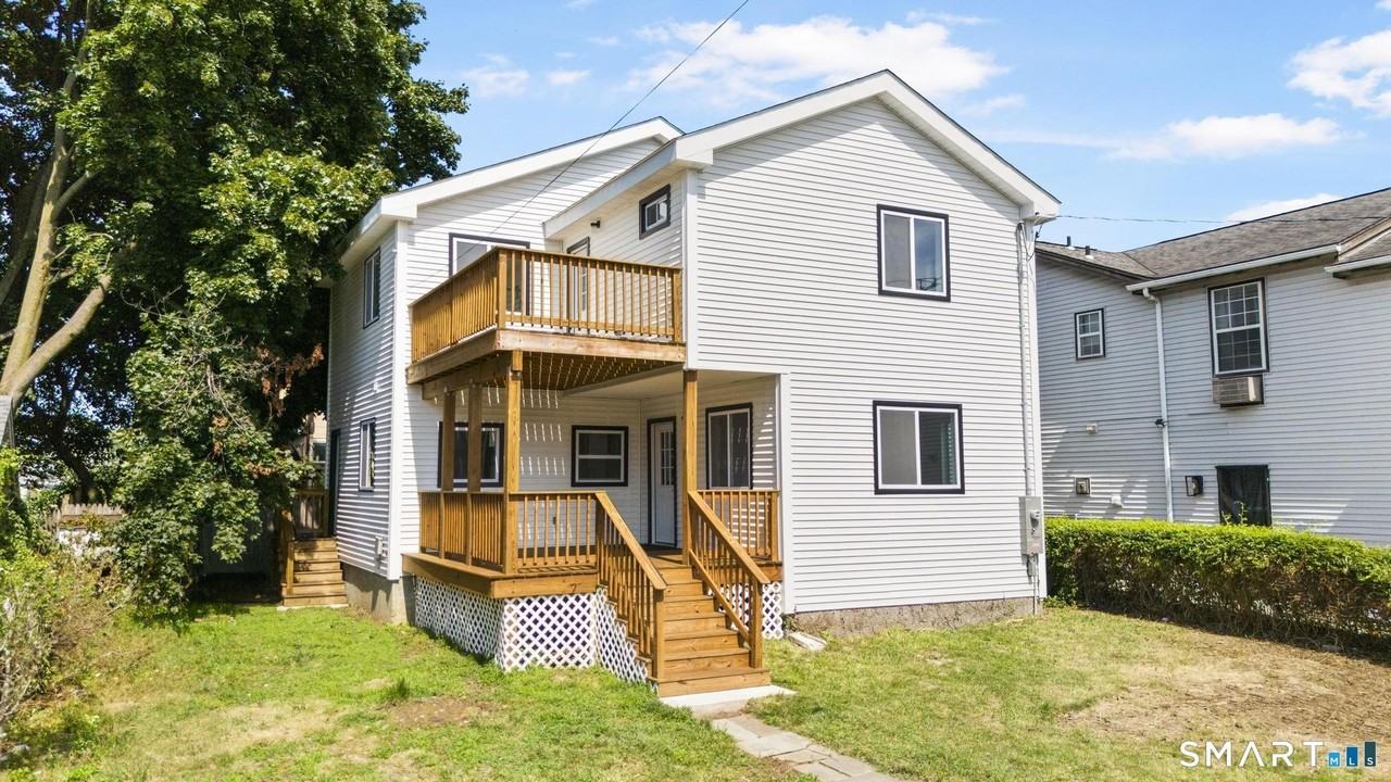 810 Brewster St - Photo 2 of 32