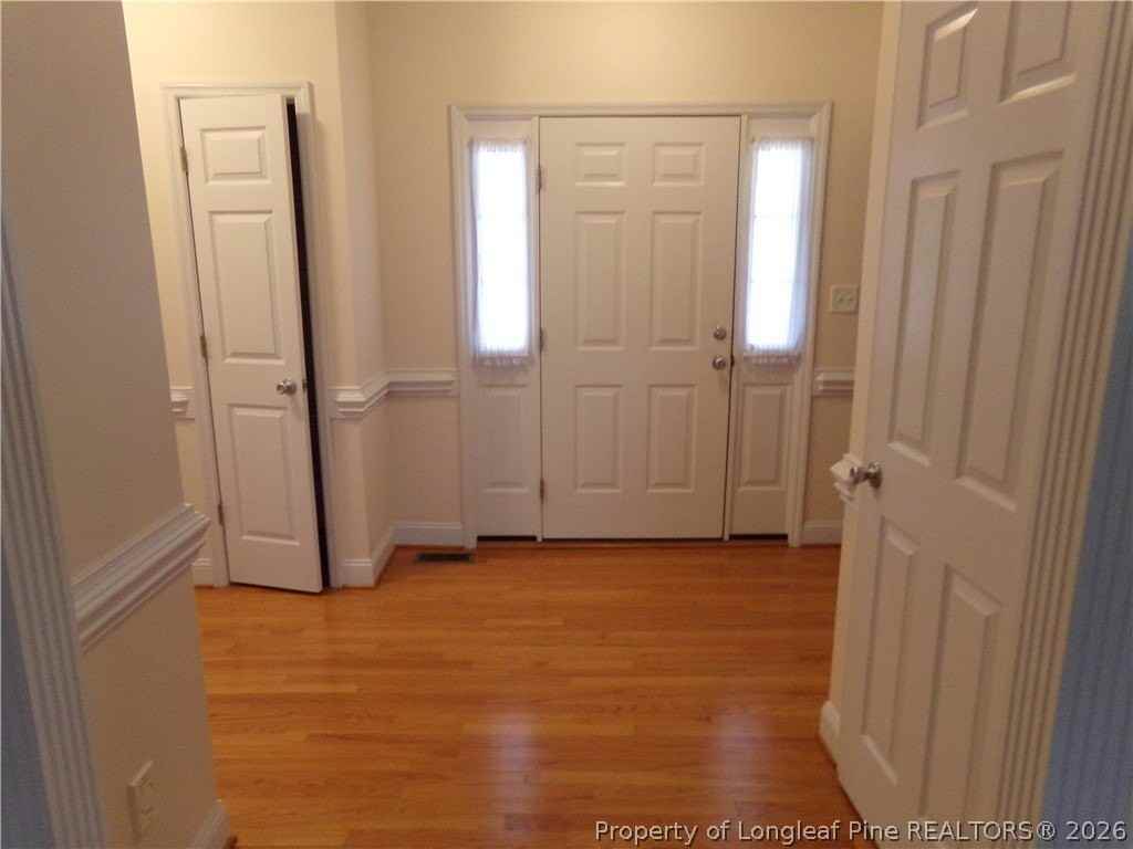 290 Robeson St - Photo 4 of 38