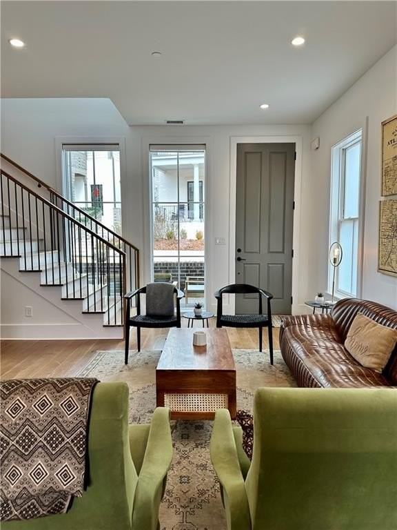 210 Glasgow Ln - Photo 6 of 50