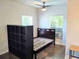 featured image of 2505 W Hickory St