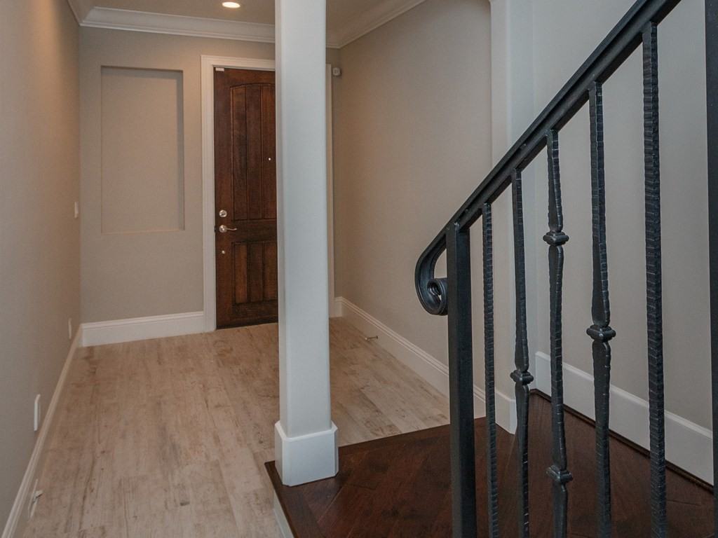 665 E Jackson St - Photo 3 of 24