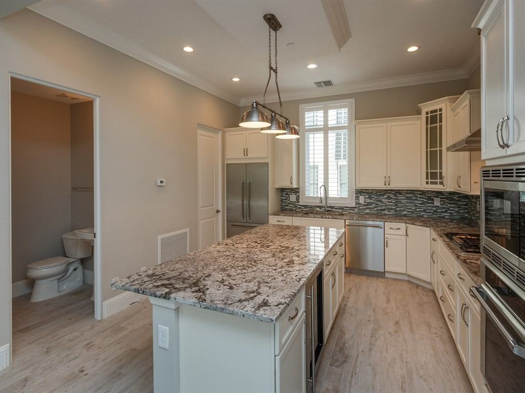 665 E Jackson St - Photo 7 of 24