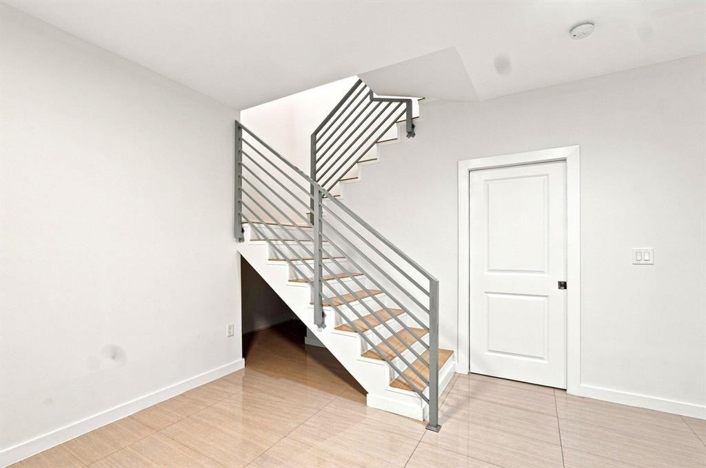 432 NE 16 Street #1 - Photo 3 of 16