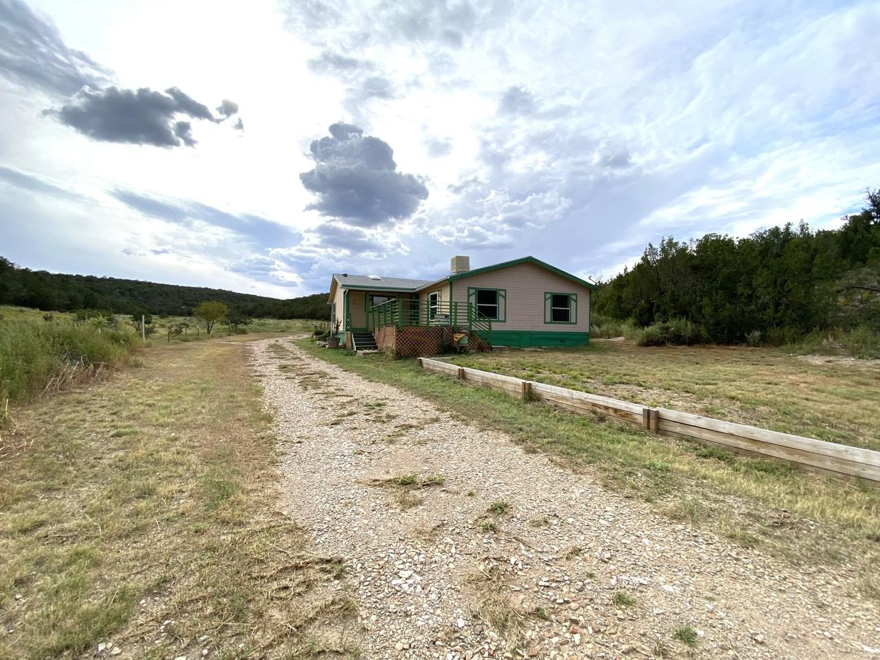 27 Hillcrest Rd - Photo 2 of 33