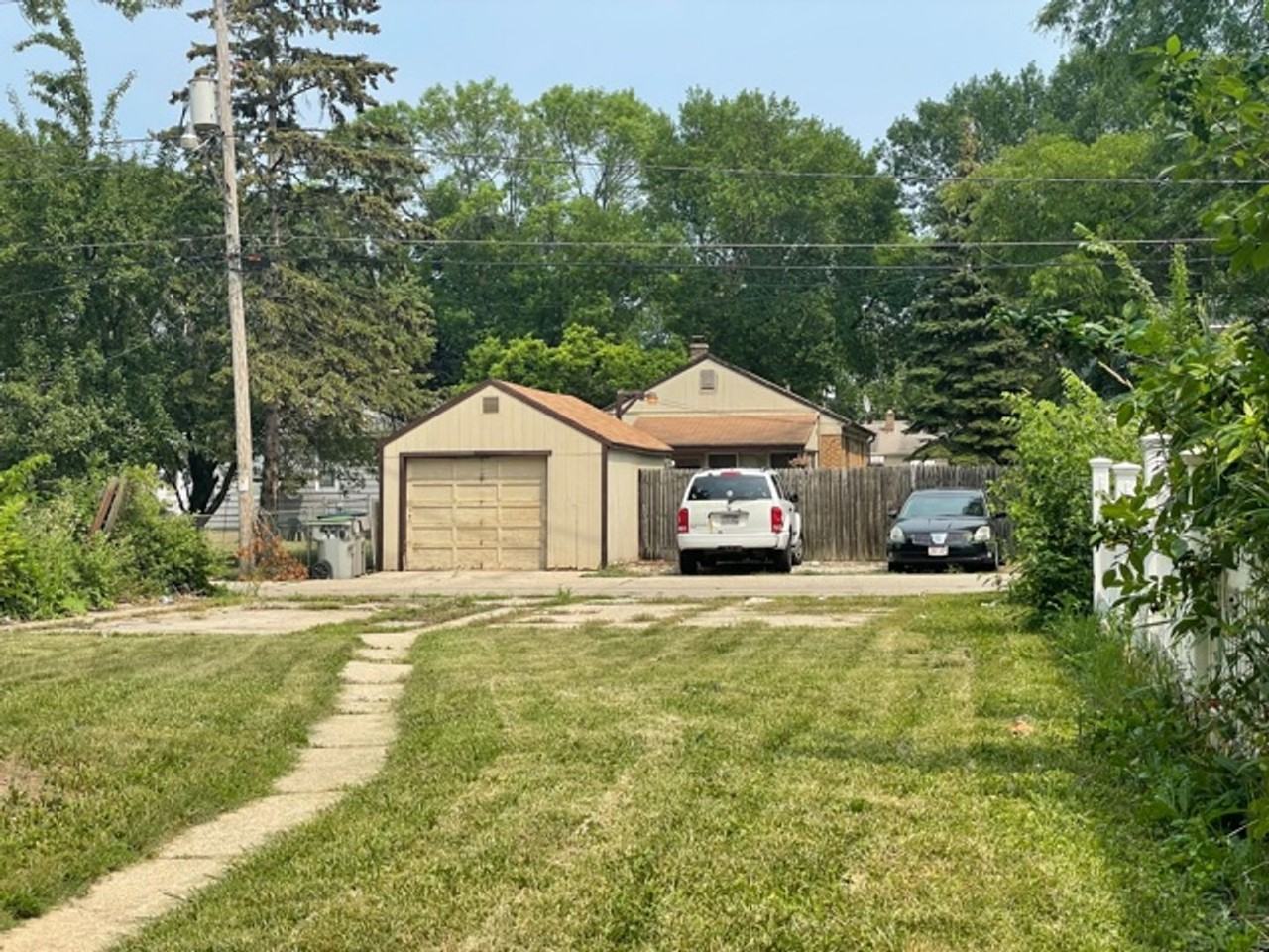 4456 N 45th St - Photo 2 of 10