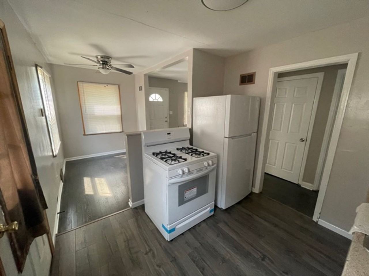 4456 N 45th St - Photo 3 of 10