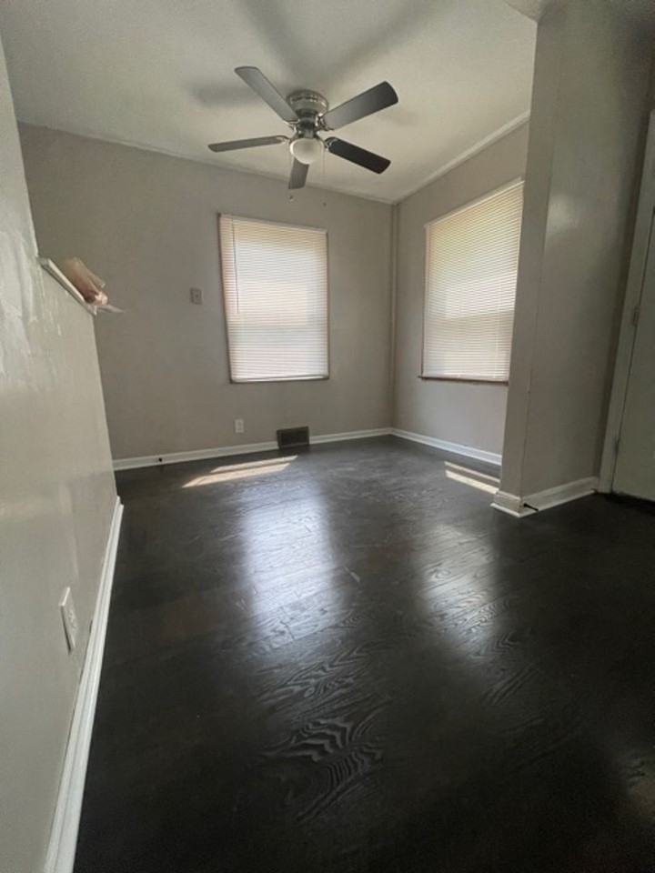 4456 N 45th St - Photo 4 of 10