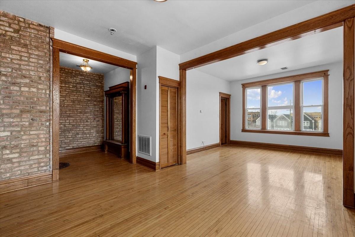 3401 W Armitage Ave #2 - Photo 3 of 10