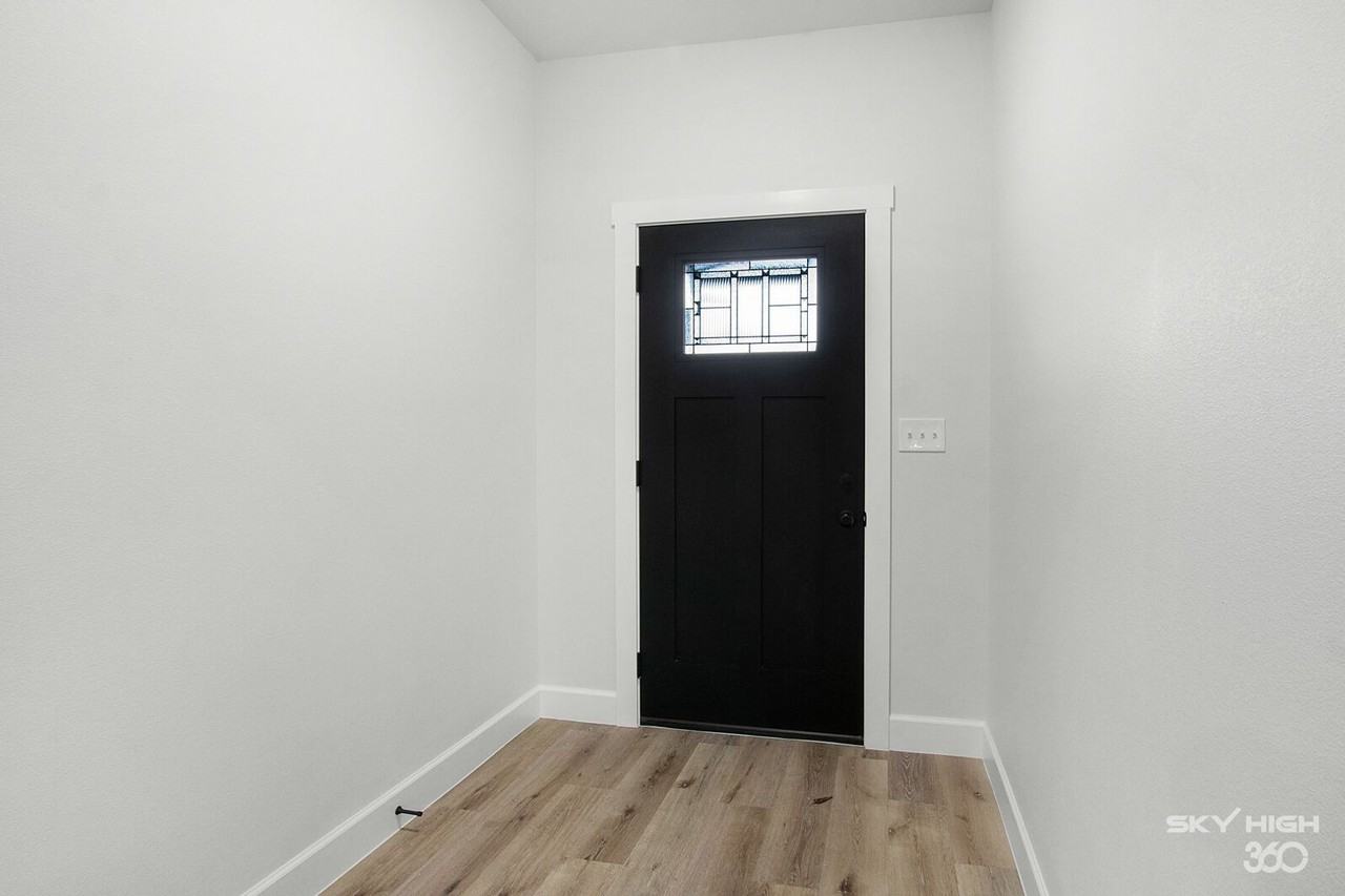 187 Main St - Photo 5 of 26