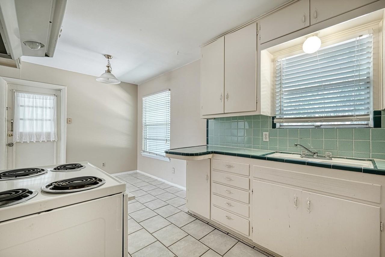 4906 Gladeview Dr - Photo 5 of 15