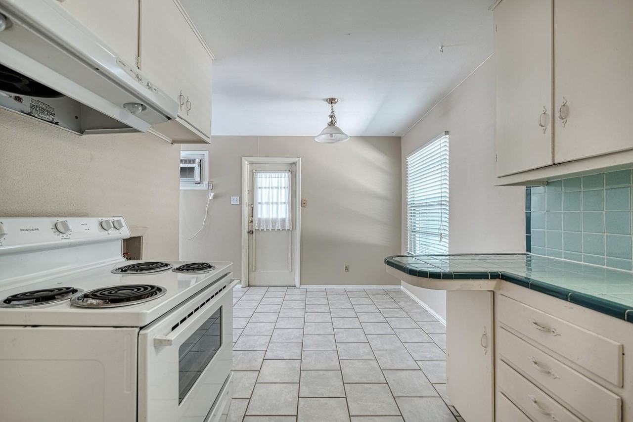 4906 Gladeview Dr - Photo 6 of 15