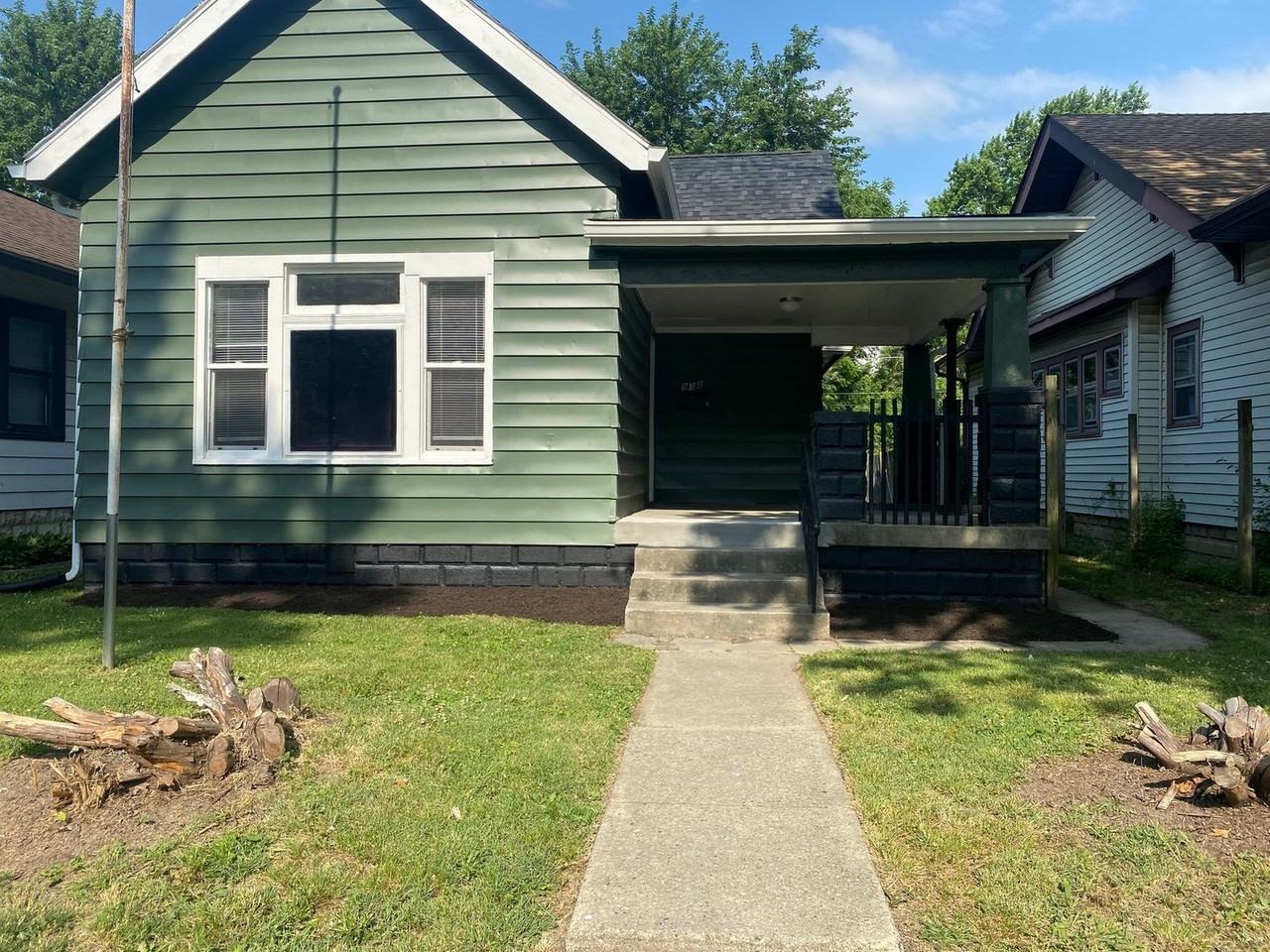 938 N Gray St - Photo 4 of 13