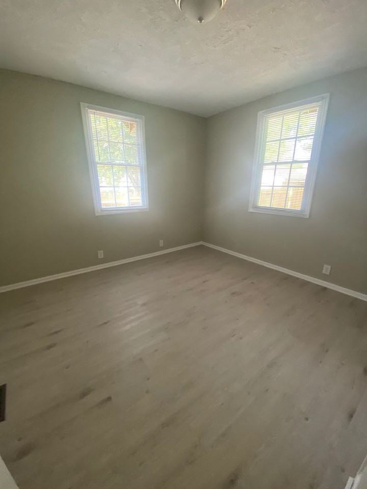 938 N Gray St - Photo 6 of 13