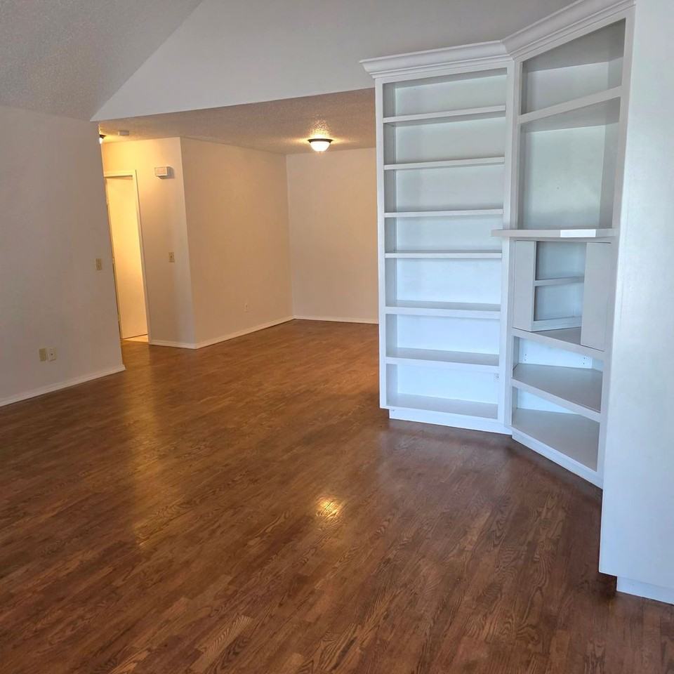 1803 N Plaza Dr - Photo 3 of 16