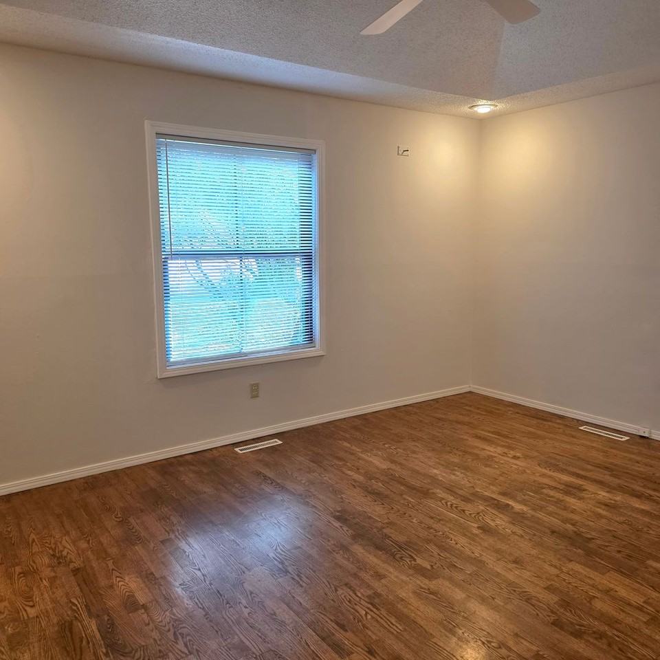 1803 N Plaza Dr - Photo 7 of 16