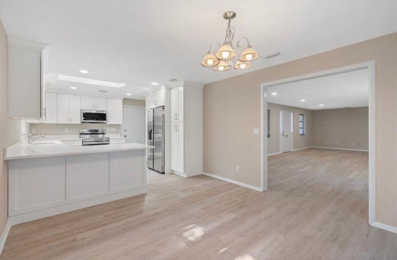 835 Royal Palm Pl - Photo 5 of 20
