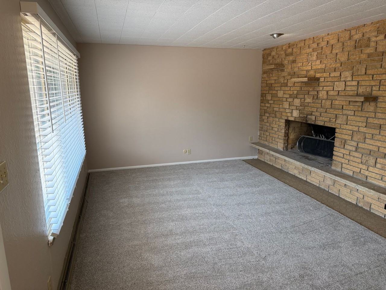 1575 S Marshall St - Photo 6 of 28