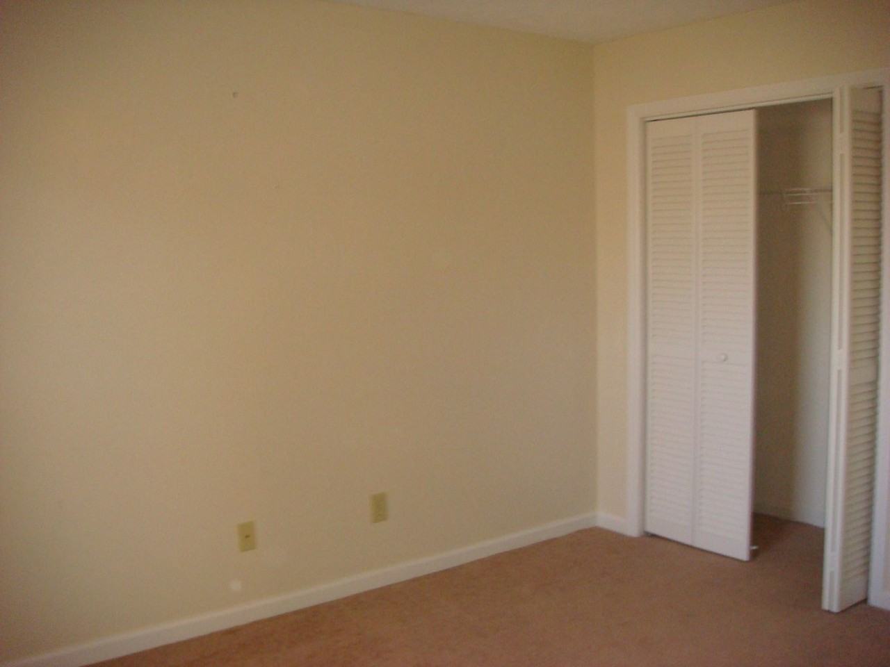 1042 Chinook St - Photo 7 of 14