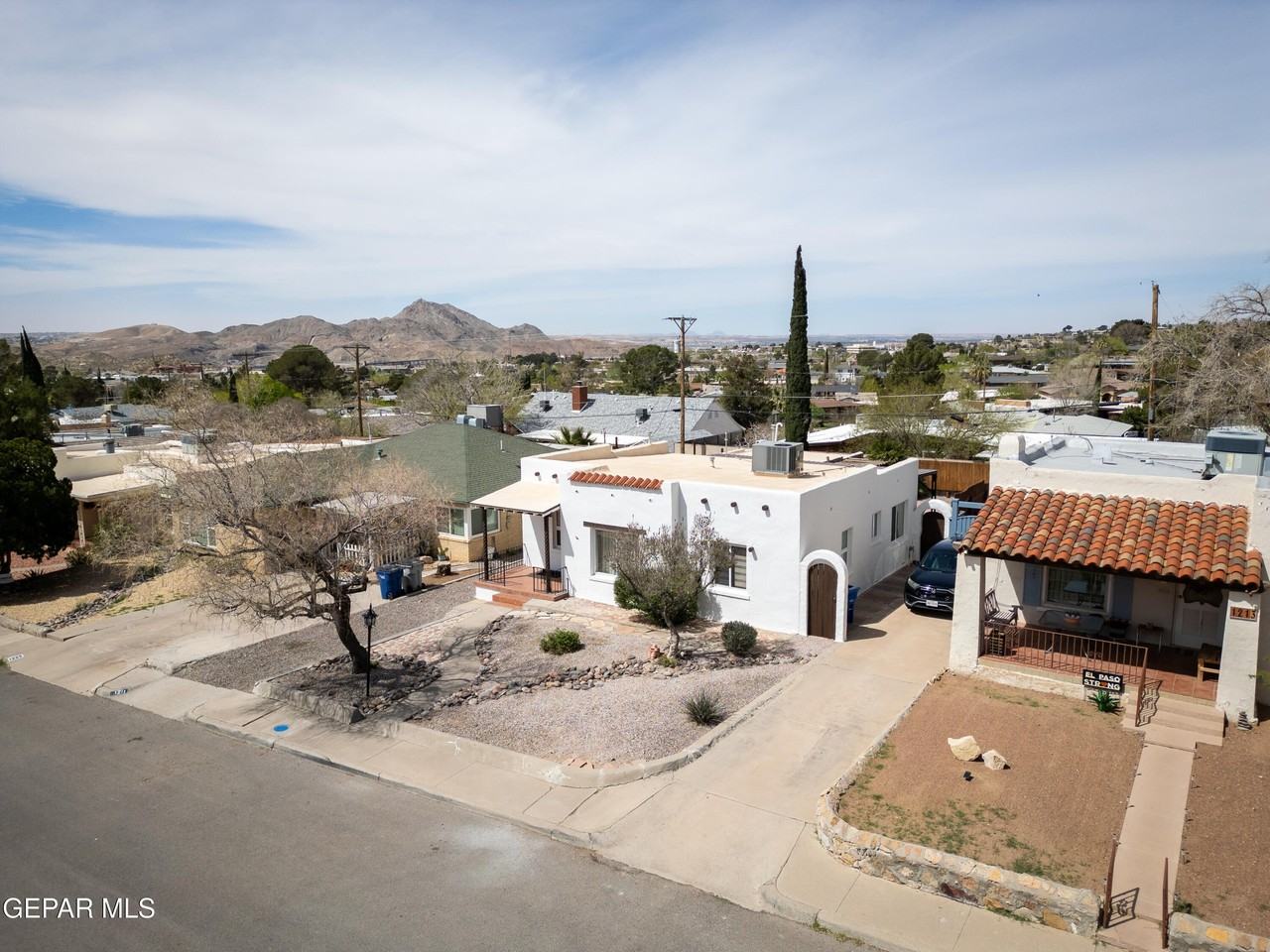 1211 Mesita Dr - Photo 2 of 47